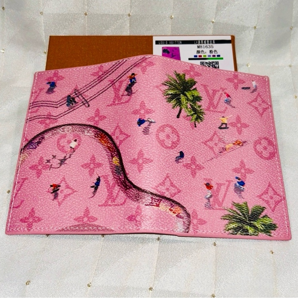 PASSPORT: Pink w/Green Palm Trees & Monogram, NIB - Picture 5 of 11